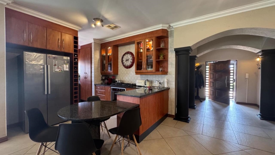 4 Bedroom Property for Sale in Roylglen Gardens Northern Cape